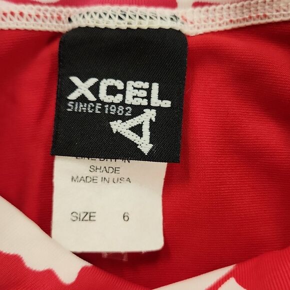 Red Rashguard 6 - Picture 3 of 4